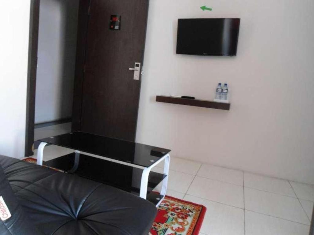Vindhika Hotel Pengayoman Макасар Екстериор снимка